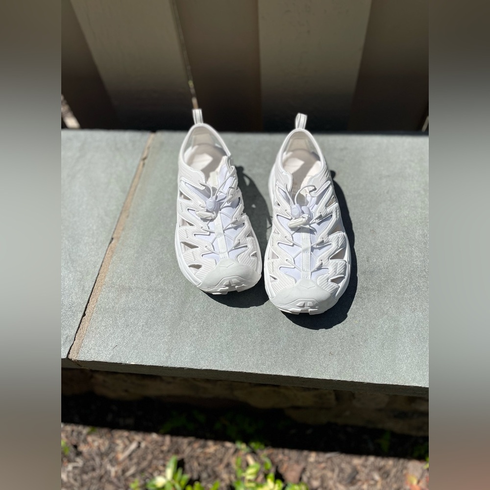 Hoka white activity sandal/sneakers